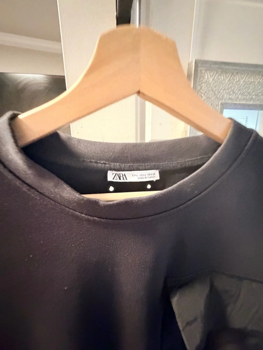 Zara Black Short-Sleeve Oversized Pocket Tee - Picture 4 of 5